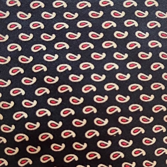 Lot of 3 Classic 100% Silk Ties with Small Patterns - Picture 4 of 6